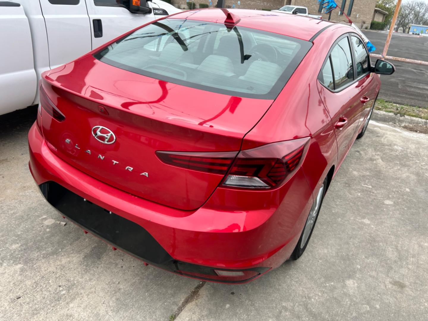 2020 Red Hyundai Elantra Limited (5NPD84LFXLH) with an 1.8L L4 DOHC 16V engine, 6A transmission, located at 1687 Business 35 S, New Braunfels, TX, 78130, (830) 625-7159, 29.655487, -98.051491 - Photo#2